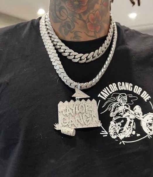 Rappers Jewelry :  made of solid gold and is covered in diamonds